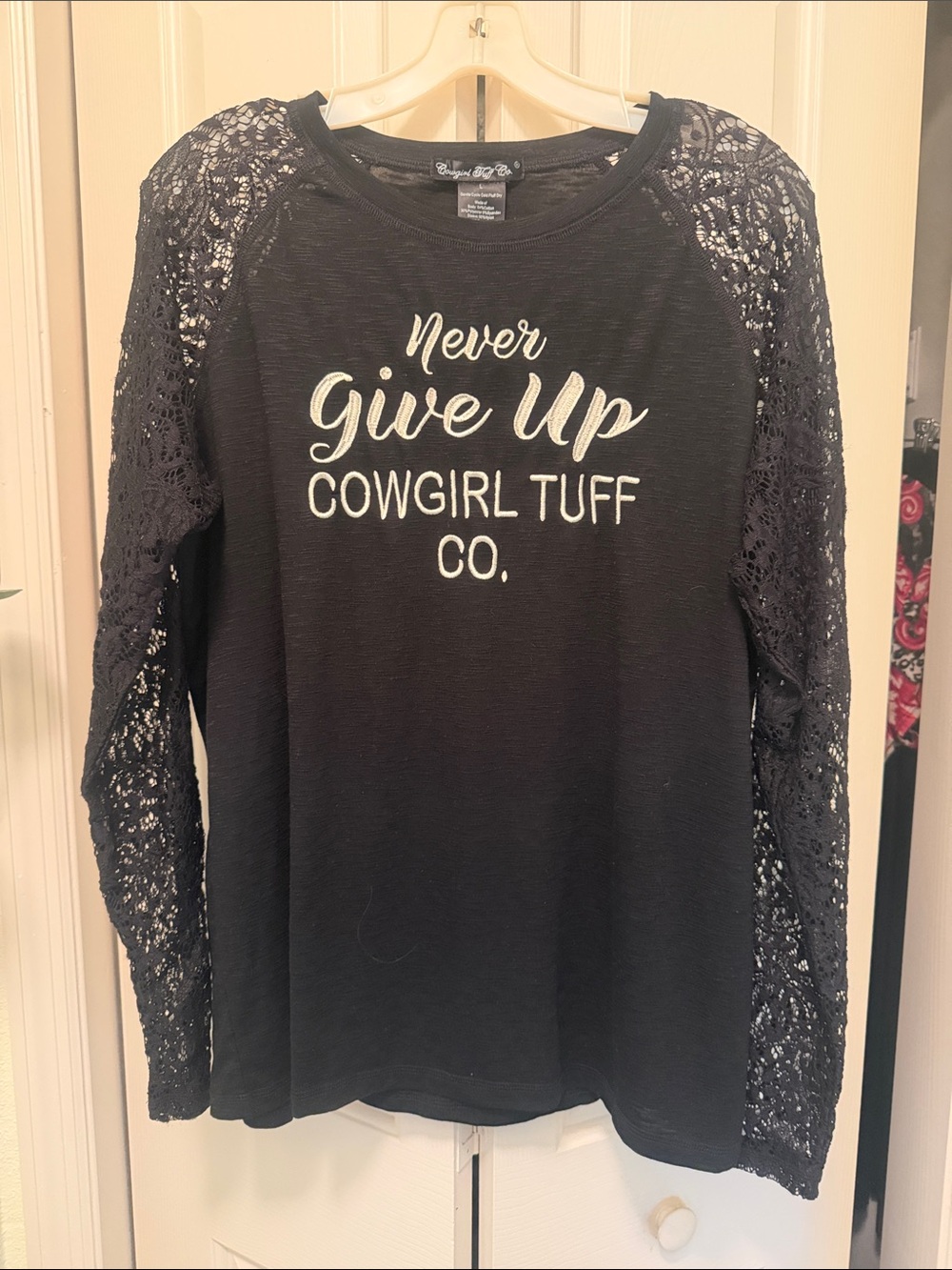 Cowgirl Tuff Black Long-Sleeve Lace Sleeve 'Never Give Up' Top